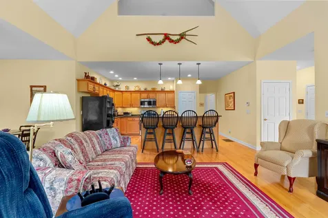 24 Gladiola Way Dover NH 03820