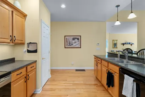 24 Gladiola Way Dover NH 03820