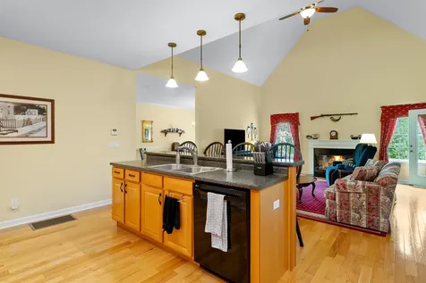 24 Gladiola Way Dover NH 03820