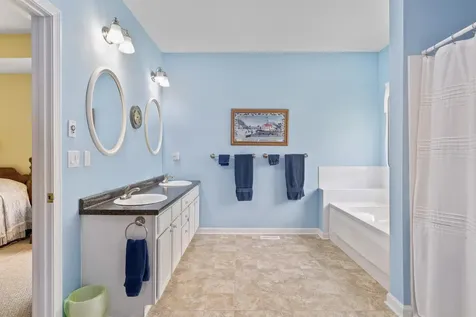 24 Gladiola Way Dover NH 03820