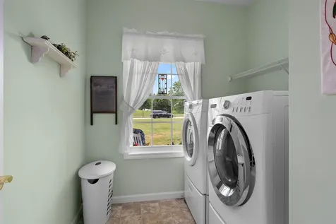 24 Gladiola Way Dover NH 03820