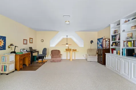 24 Gladiola Way Dover NH 03820