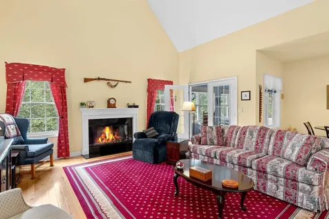 24 Gladiola Way Dover NH 03820