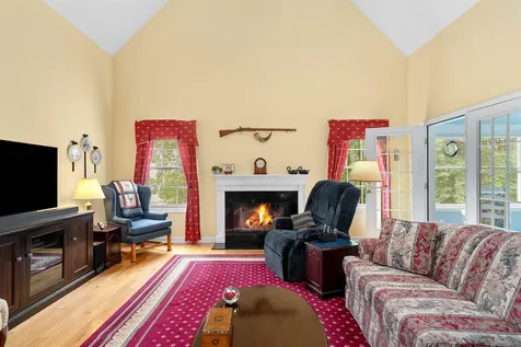 24 Gladiola Way Dover NH 03820