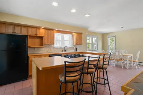 5 Ina Avenue Hampton NH 03842