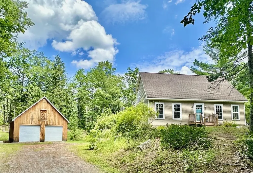 136 Stone Bridge Road Wilmot NH 03287