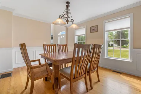 179 Windsor Drive Auburn NH 03032