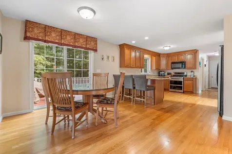 179 Windsor Drive Auburn NH 03032