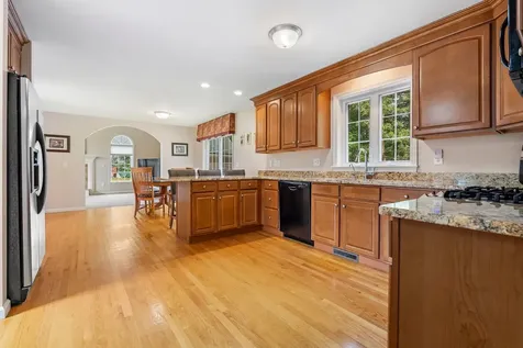 179 Windsor Drive Auburn NH 03032