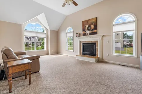 179 Windsor Drive Auburn NH 03032