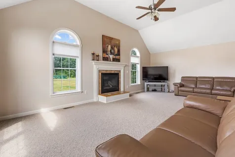 179 Windsor Drive Auburn NH 03032