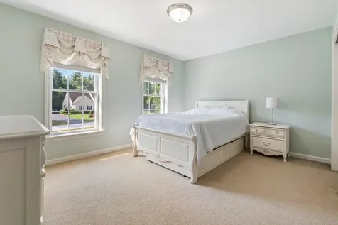 179 Windsor Drive Auburn NH 03032