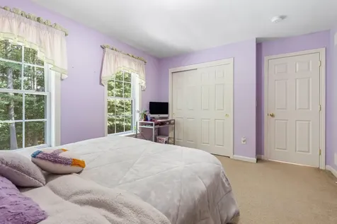 179 Windsor Drive Auburn NH 03032