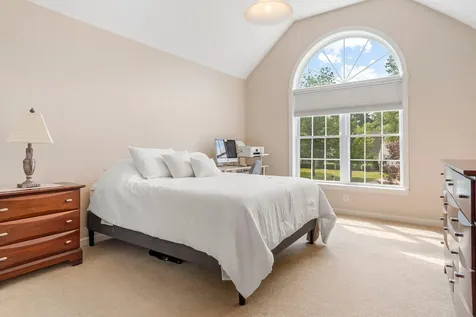 179 Windsor Drive Auburn NH 03032