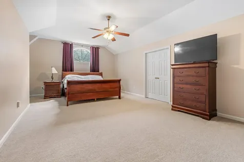 179 Windsor Drive Auburn NH 03032
