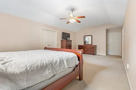 179 Windsor Drive Auburn NH 03032