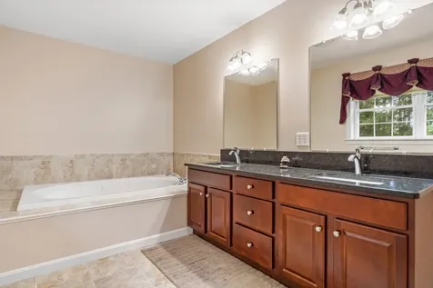 179 Windsor Drive Auburn NH 03032