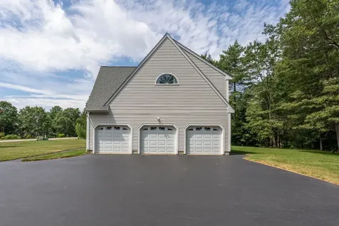 179 Windsor Drive Auburn NH 03032