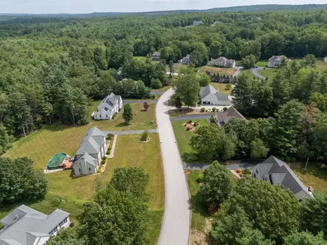 179 Windsor Drive Auburn NH 03032