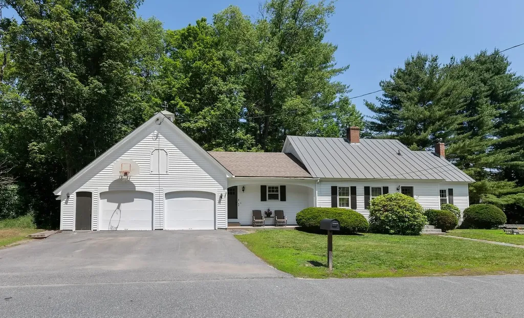 5 Bellevue Avenue Claremont NH 03743