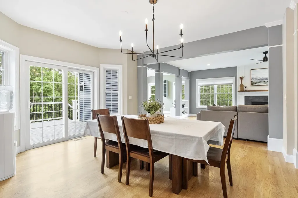 57 London Bridge Road Windham NH 03087