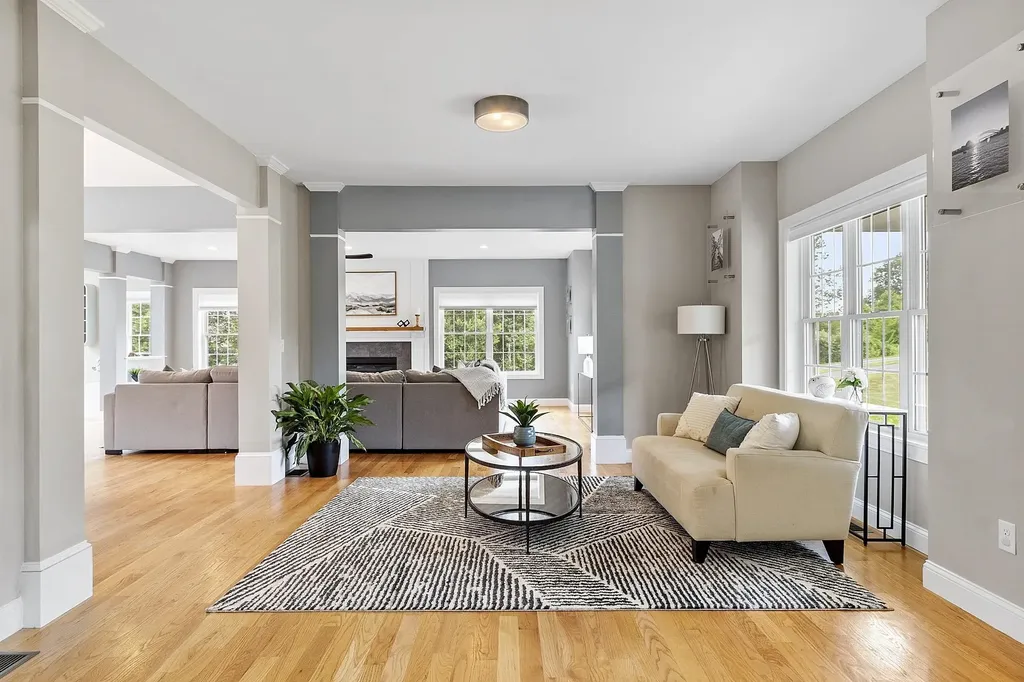 57 London Bridge Road Windham NH 03087