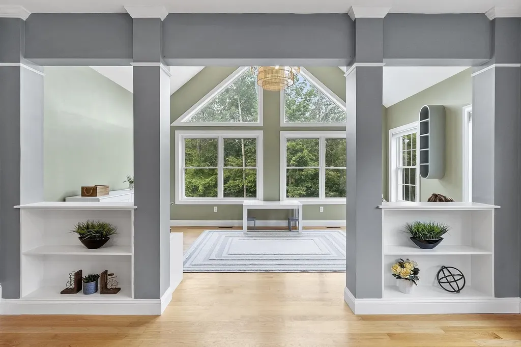 57 London Bridge Road Windham NH 03087