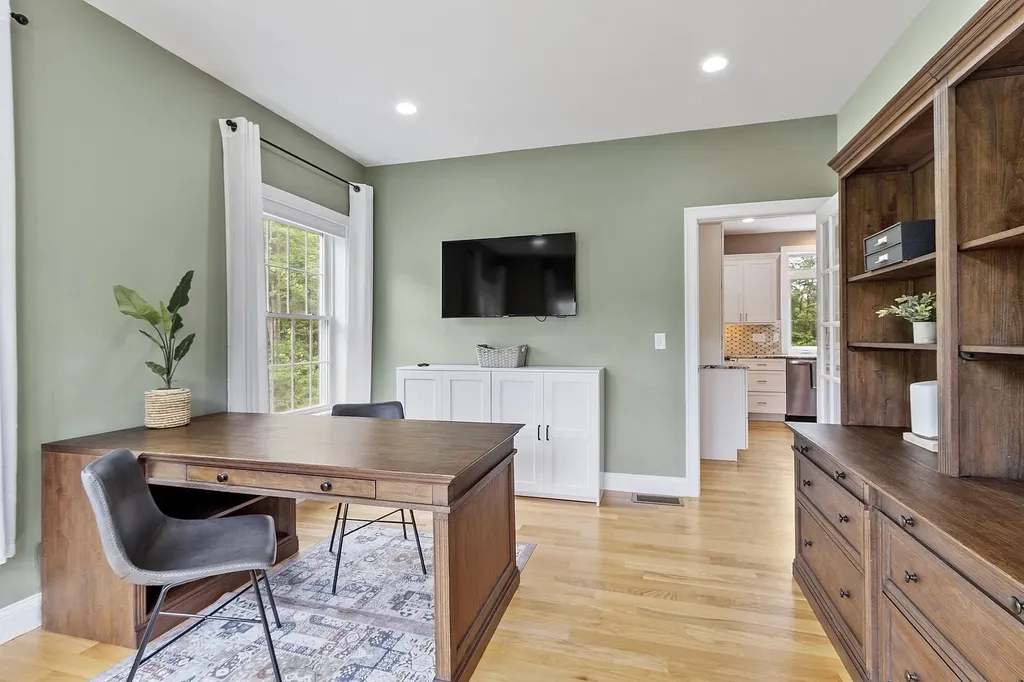 57 London Bridge Road Windham NH 03087