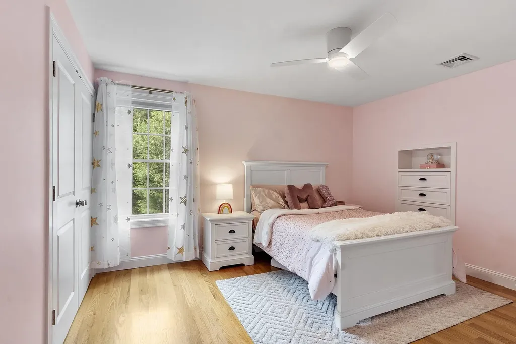 57 London Bridge Road Windham NH 03087