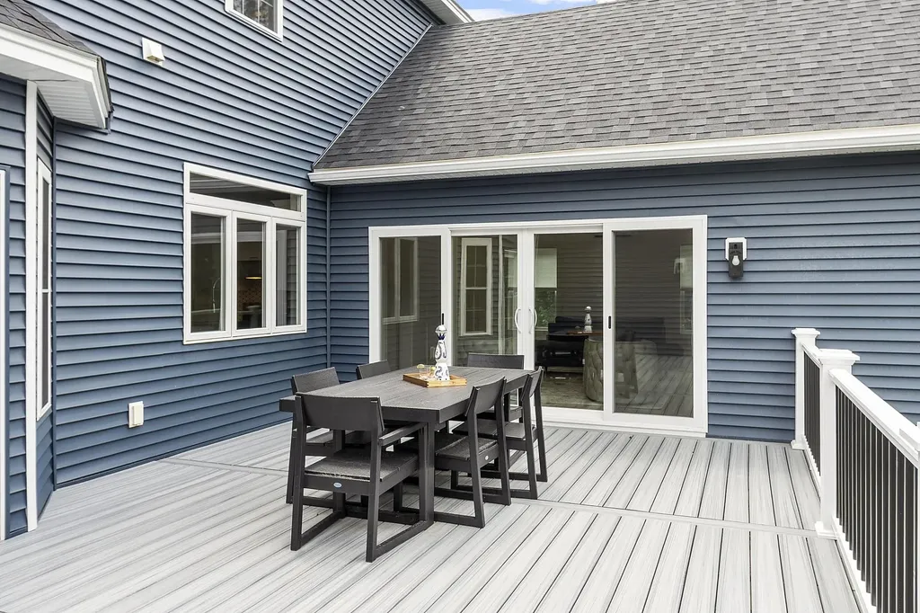 57 London Bridge Road Windham NH 03087