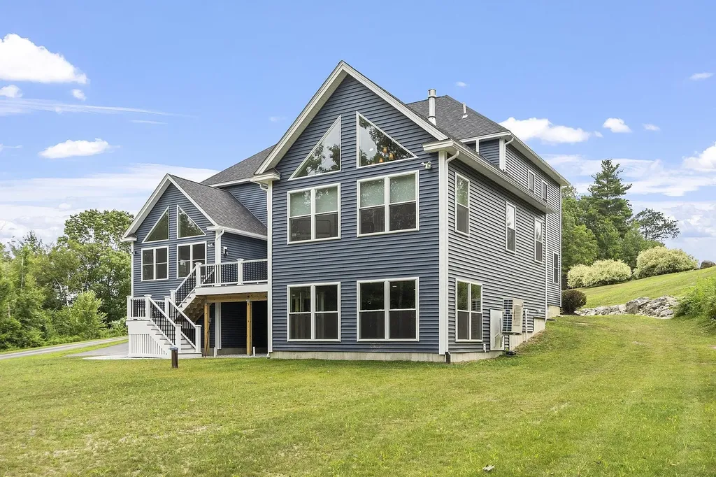 57 London Bridge Road Windham NH 03087