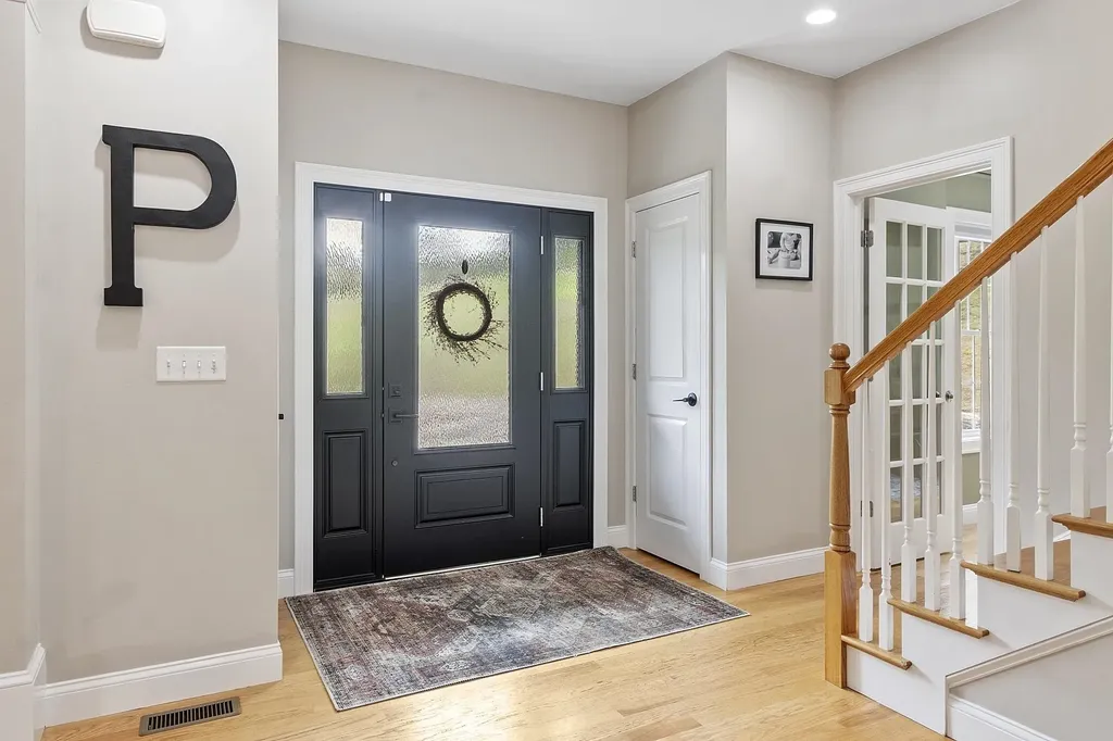 57 London Bridge Road Windham NH 03087