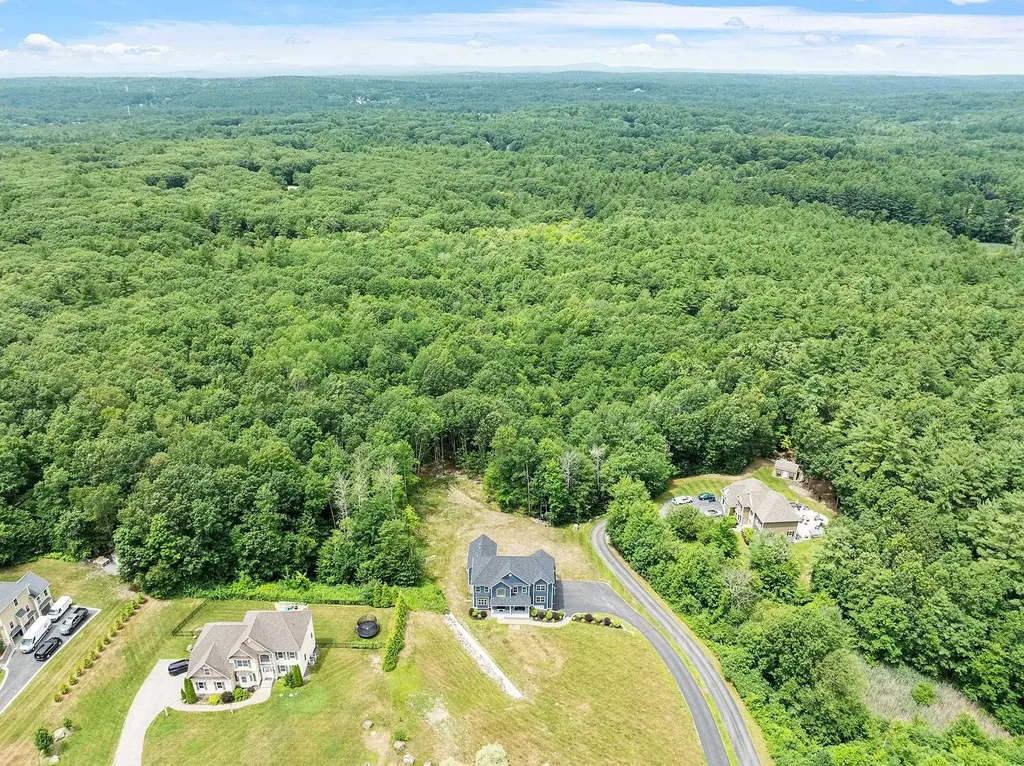 57 London Bridge Road Windham NH 03087
