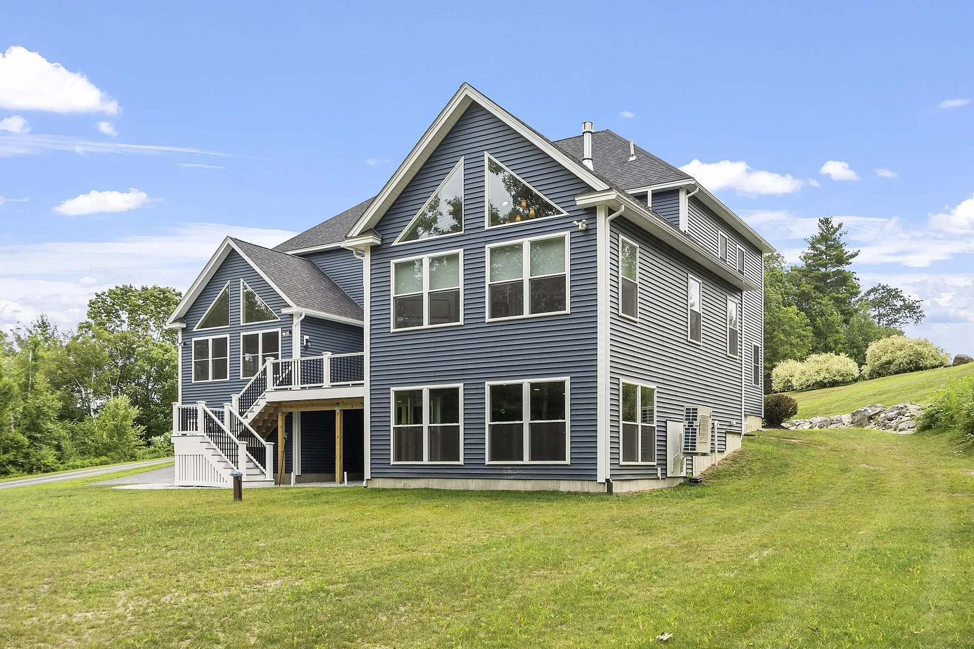57 London Bridge Road Windham NH 03087