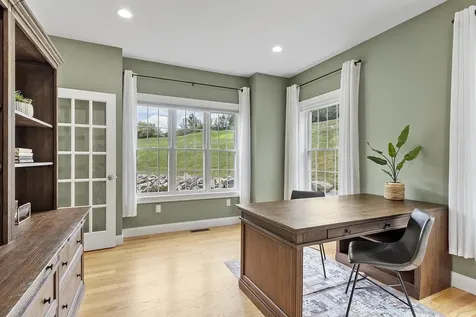 57 London Bridge Road Windham NH 03087