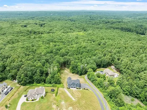 57 London Bridge Road Windham NH 03087