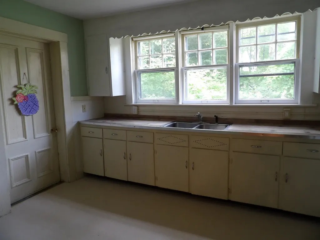 6 Gibbs Street Proctor VT 05765