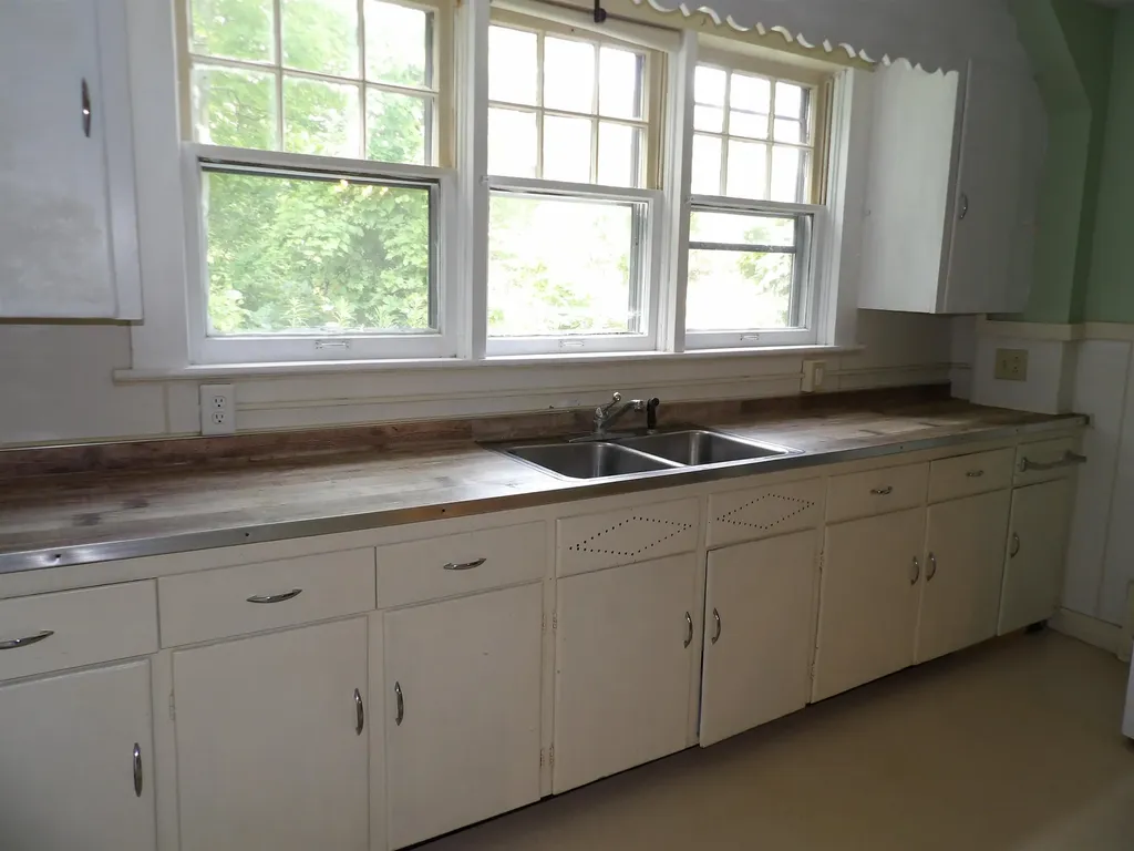 6 Gibbs Street Proctor VT 05765