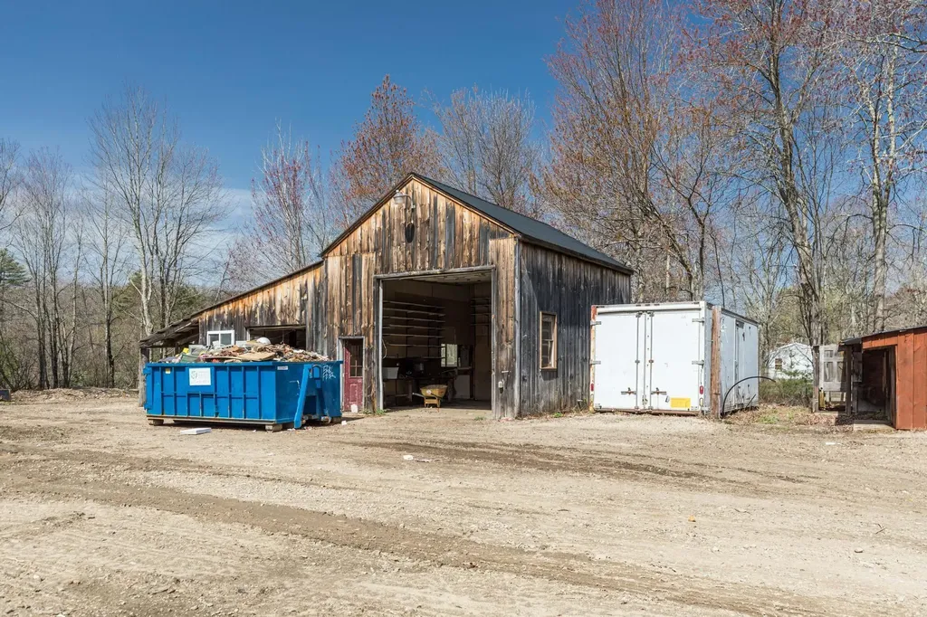 375-383 Greenhill Road Barrington NH 03825