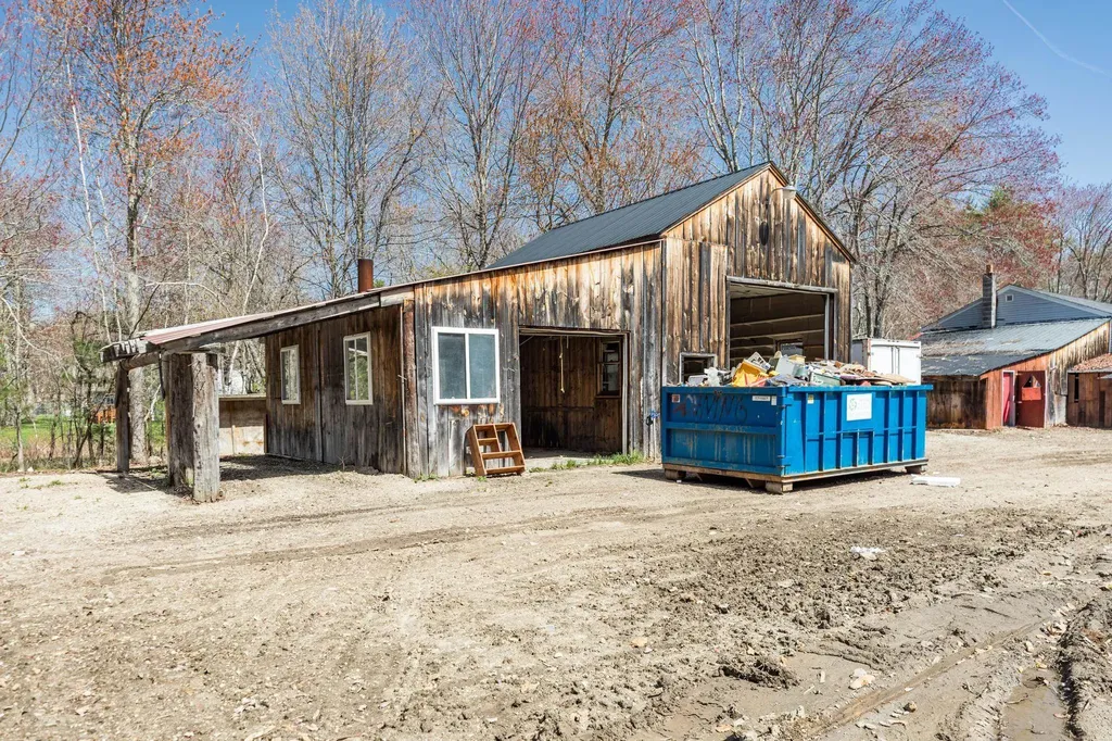 375-383 Greenhill Road Barrington NH 03825