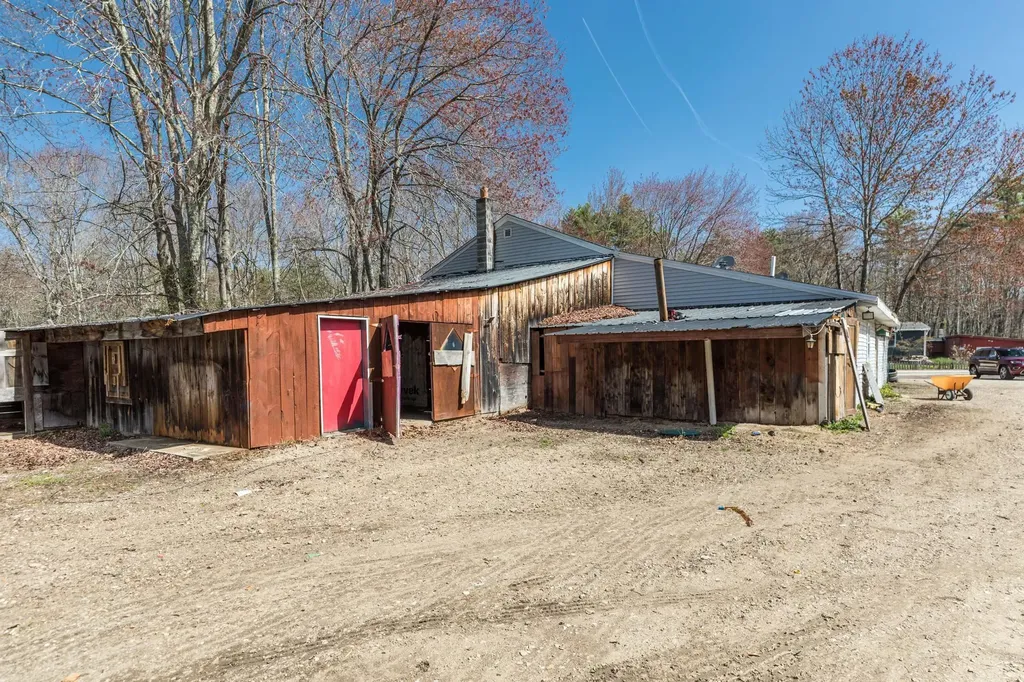 375-383 Greenhill Road Barrington NH 03825