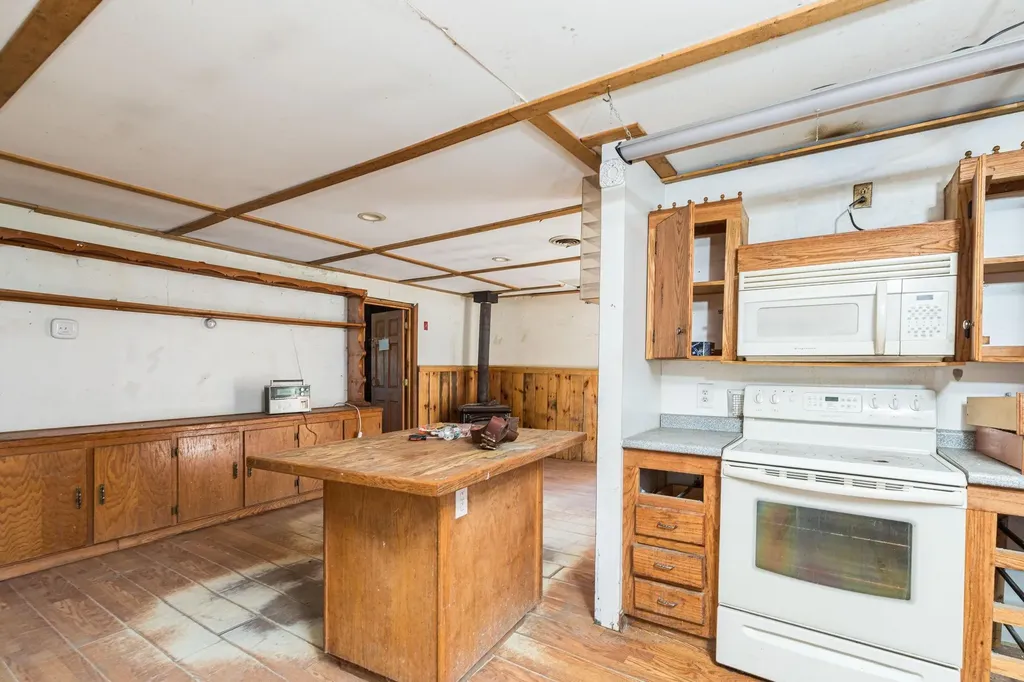 375-383 Greenhill Road Barrington NH 03825