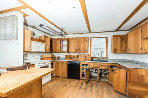 375-383 Greenhill Road Barrington NH 03825