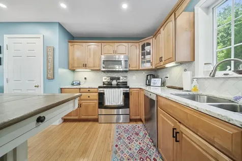 12 Orchard Drive Derry NH 03038