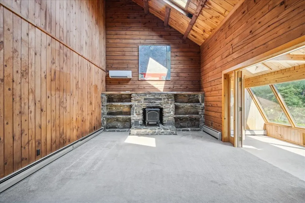 320 Lost Nation Road Essex VT 05452