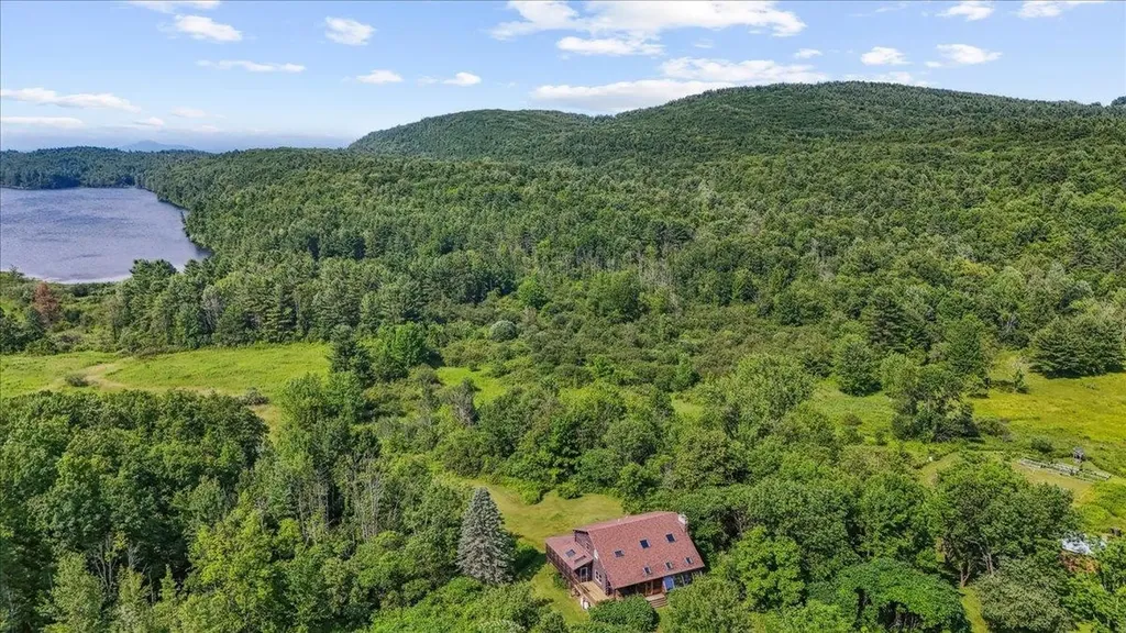 320 Lost Nation Road Essex VT 05452