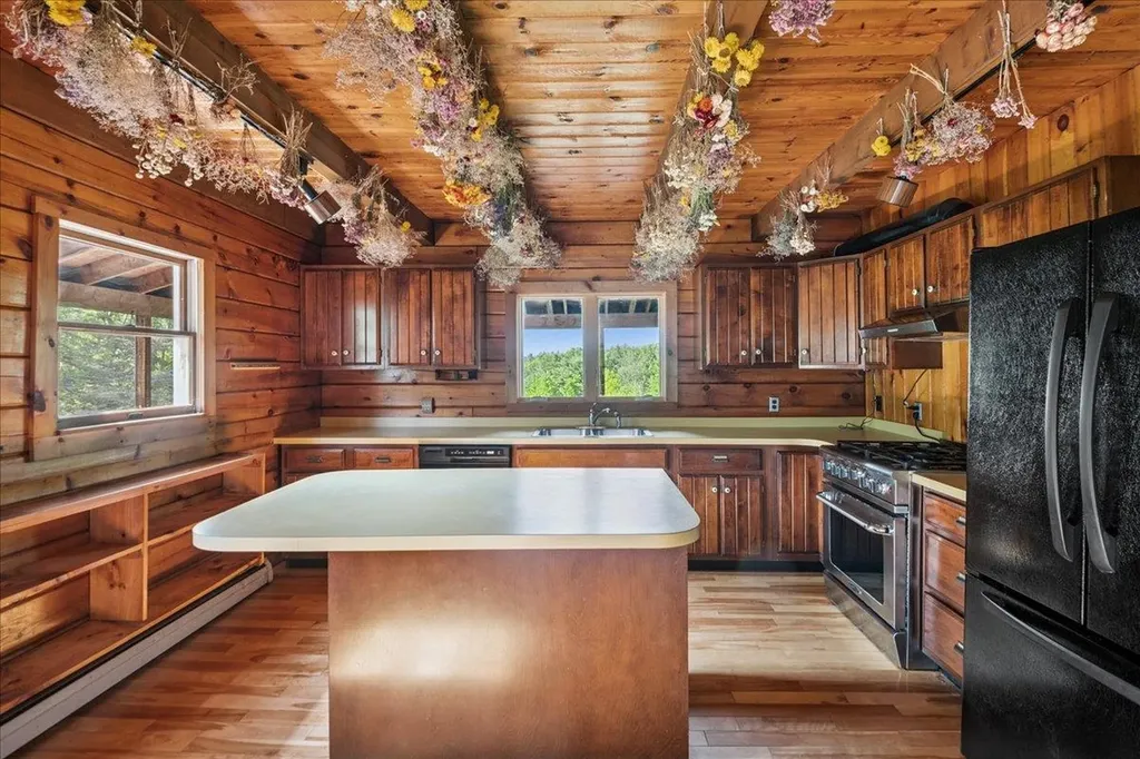 320 Lost Nation Road Essex VT 05452