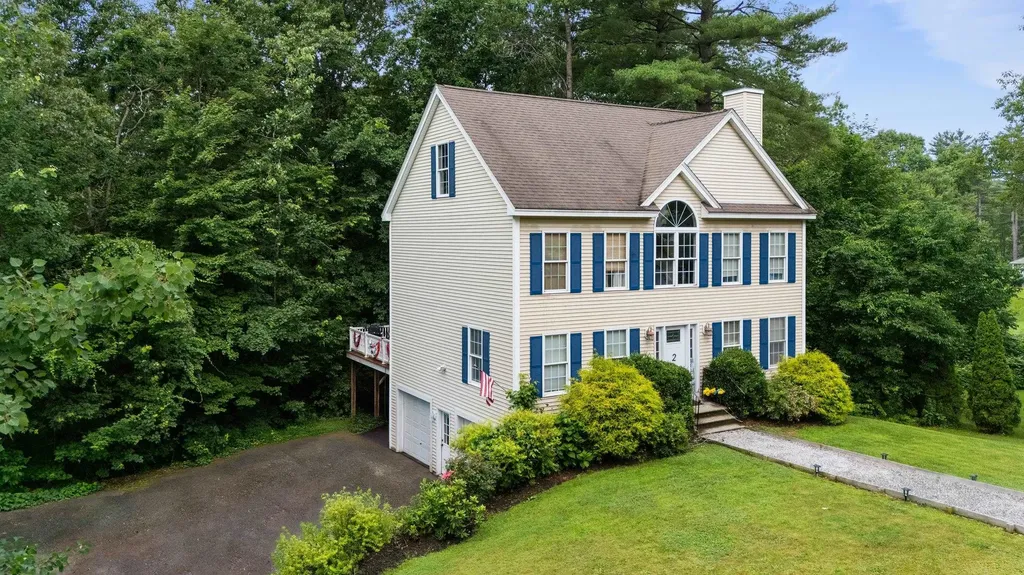 2 Cardinal Circle Derry NH 03038