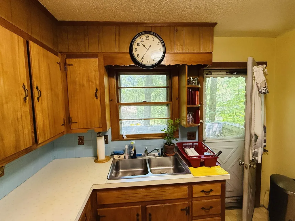 77 Griswold Drive Rockingham VT 05101