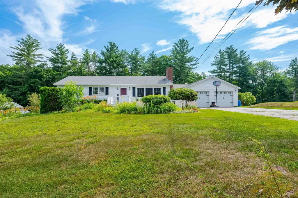 52 Dover Road Eliot ME 03903